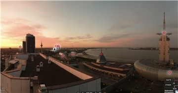 Traumhaft sah der Himmel heute morgen über Bremerhaven aus. Die neue Super-Webcam auf dem Columbus Center fängt solche Bilder ein - und sie sind auf dem dazugehörigen Portal auch im Nachhinein zu genießen. (Die markierten Punkte auf den Bildern sind auf dem Kamera-Portal klickbar.)