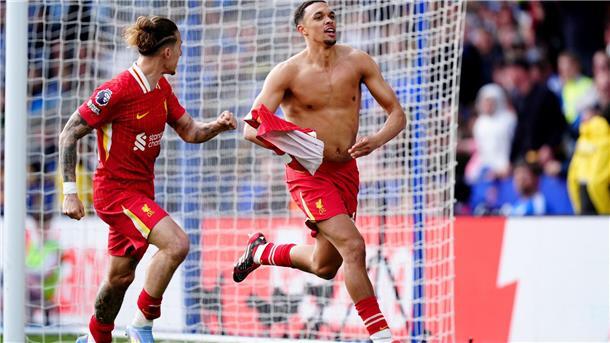 Trent Alexander-Arnold feiert sein Tor zum 1:0 von Liverpool in Leicester.