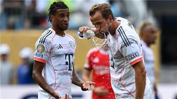 Bayern verpassen im Glutofen von Charlotte den Gruppensieg Trinken, trinken, trinken: Harry Kane nutzt eine Spielpause.