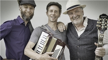Die drei Musiker von der Asphalt Swing Union wollen das Cultimo swingen lassen.