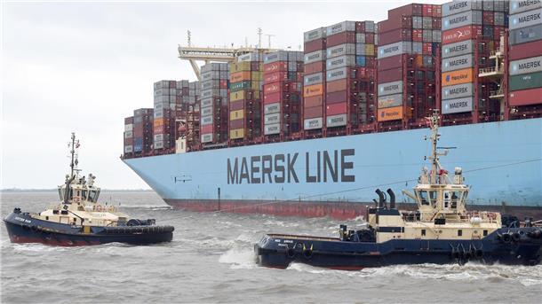 Trotz Rekordgewinnen in den vergangenen Jahren will Moller-Maersk Tausende Stellen abbauen. Die dänische Reederei schlägt auch in Bremerhaven um.