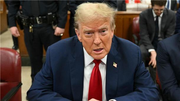 Cohen im Kreuzverhör - Ende von Trump-Prozess in Sicht Trump droht eine mehrjährige Haftstrafe, die zur Bewährung ausgesetzt werden könnte.