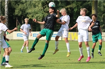 U17