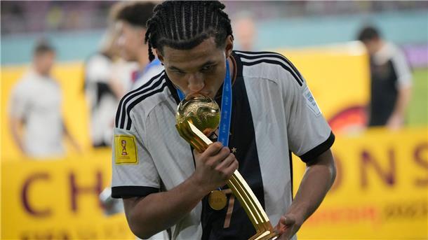 U17-Weltmeister Paris Brunner wechselt vom BVB nach Monaco.