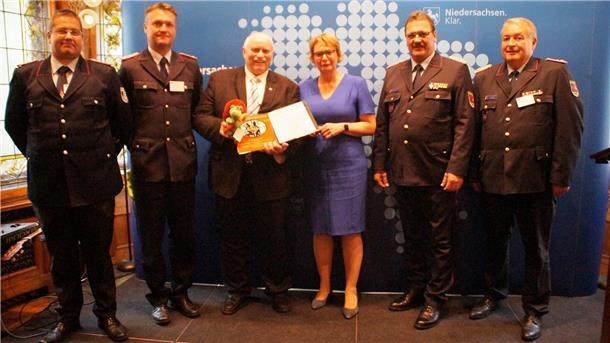 Auszeichnung der Firma Agrar Service Rabe GbR als "Partner der Feuerwehr"