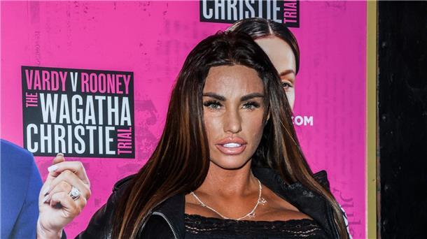 Polizei entschuldigt sich bei Katie Price und Sohn Über ihren Sohn gab es diskriminierende Nachrichten in einer Chatgruppe von Polizisten: Ex-Model Katie Price.