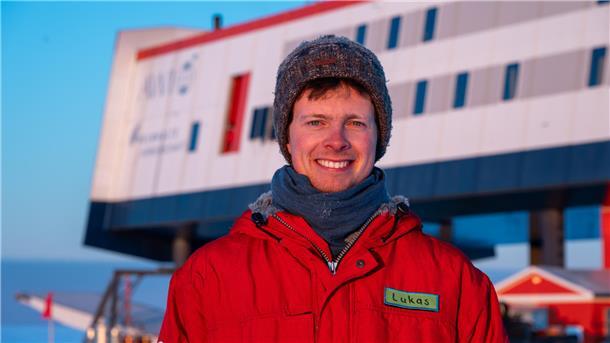 Lukas Weis, Überwinterer auf der Neumayer-III-Station