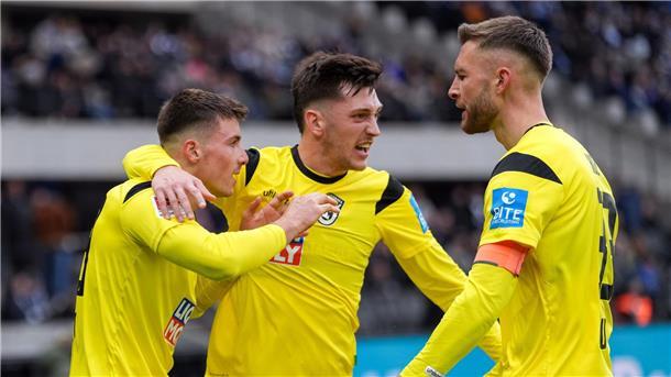 Ulms Semir Telalovic (l.) bringt Ulm gegen Hertha zurück ins Spiel. 