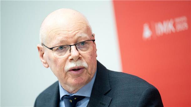 Hochrisikospiele: Länder werden über Polizeikosten beraten Ulrich Mäurer will das Thema Polizeikosten im Fußball bei der nächsten IMK zur Sprache bringen.