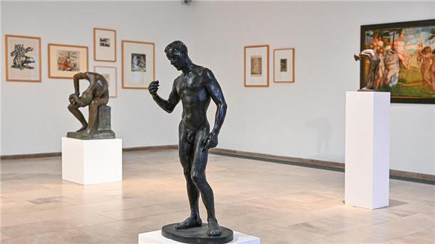 Wenn ein Blind Date zum spannenden Kunstereignis im Gerhard-Marcks-Haus wird Um Bewegung geht es in diesem Raum der Ausstellung, die Werke aus der Sammlung präsentiert, ohne etwas über die Arbeiten zu verraten.