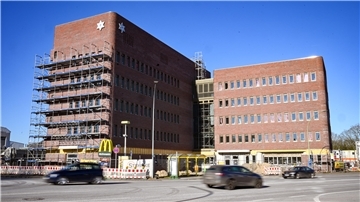 Mehrstöckiges Gebäude. 