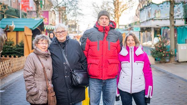 Umfrage Silvester-Feuerwerk 2022/23 im privaten Umfeld. Im Bild: Angelika Matter (zweite von links) mit Familie. Foto: Hartmann