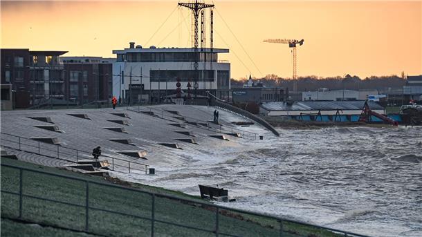 Und vom Weser-Strand-Bad ist auch nicht mehr viel zu sehen.
