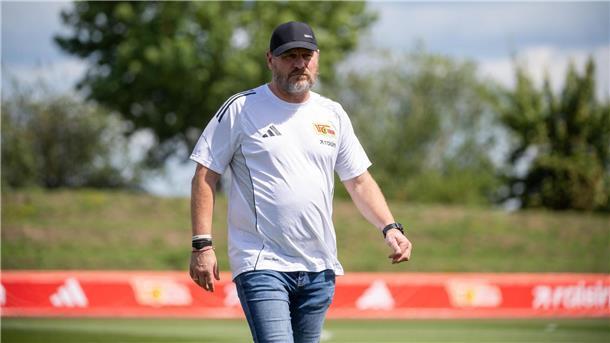 Rassismus im Testspiel: Union distanziert sich von Fan Unions Trainer Steffen Baumgart musste eine Niederlage seiner Mannschaft hinnehmen.