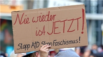 Unter anderem in Magdeburg demonstrierten die Menschen gegen rechts.