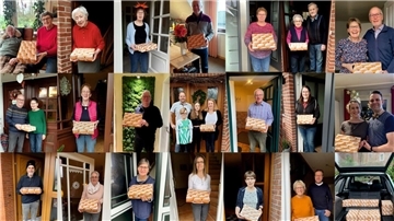 Unter den Spendern zog die Kirchengemeinde 20 Gewinner, die zum Jahreswechsel jeweils fünf Berliner geschenkt bekamen. Nun steht die Spendensumme fest.