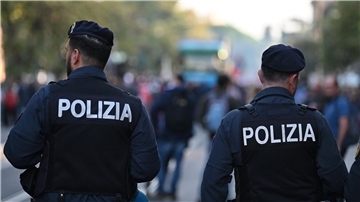 Unter den Verletzten bei den Fankrawallen in Udine sind auch zwei Polizisten.