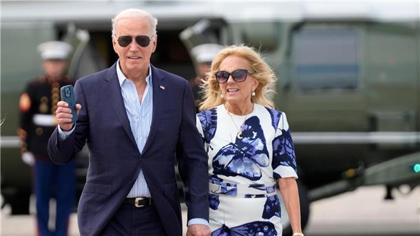 Nach TV-Debakel: Biden trotzt Forderungen nach Rückzug US-Präsident Joe Biden und First Lady Jill Biden kommen mit der Marine One am East Hampton Airport an.