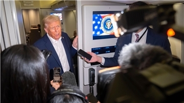 Bilder des Tages US-Präsident Trump auf dem Weg nach Asien