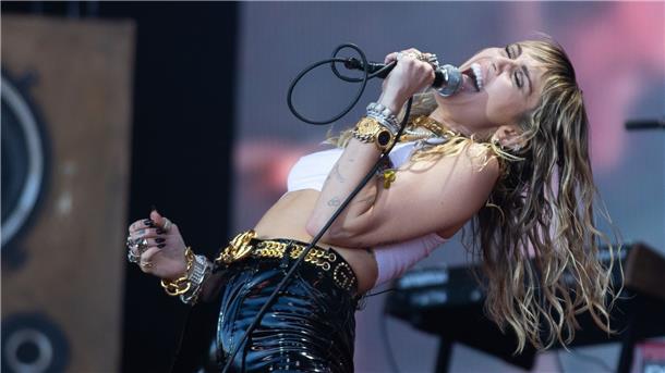 US-Sängerin Miley Cyrus beim Glastonbury Festival 2019.