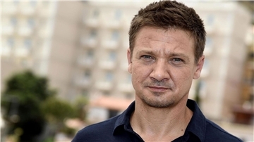 US-Schauspieler Jeremy Renner („Avengers: Endgame“, „Arrival“) ist nach einem schweren Unfall operiert worden.