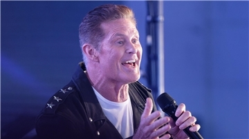 US-Schauspieler und Sänger David Hasselhoff kommt für eine Tournee nach Deutschland.