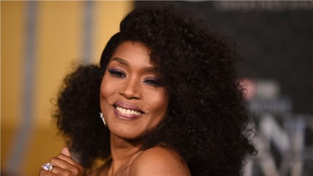 US-Schauspielerin Angela Bassett im Oktober bei der  Weltpremiere von „Black Panther: Wakanda Forever“ im El Capitan Theatre in Los Angeles.