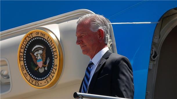 US-Senator empört mit Aussagen zu weißem Nationalismus US-Senator Tommy Tuberville bezeichnet die Aussage, dass es sich bei weißem Nationalismus um eine rassistische Ideologie handelt, als „Meinung“.