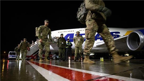 US-Soldaten bei ihrer Ankunft in Deutschland zum „Defender“-Manöver im Jahr 2020.