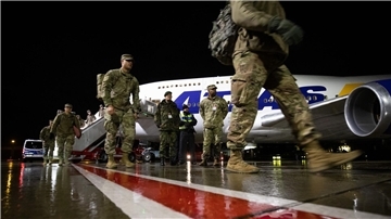 US-Soldaten bei ihrer Ankunft in Deutschland zum „Defender“-Manöver im Jahr 2020.