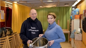 Uwe Skörup und Julija Eulig müssen immer wieder einen regelrechten Ansturm bewältigen.