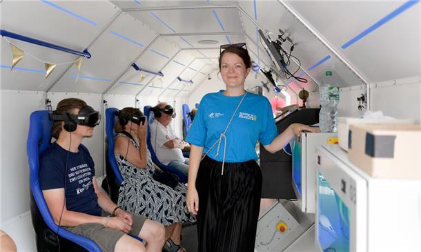 Wie mit der „Spacebuzz One“ eine Rakete bei der Sail abhebt Eine Frau vom DLR