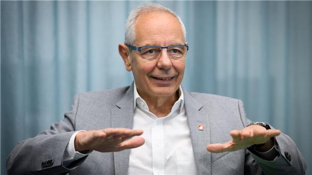 Gewerkschaftschef gegen Reform der Arbeitszeit Vassiliadis sieht die Flexibilität der Arbeitszeiten in der Industrie ausgereizt.