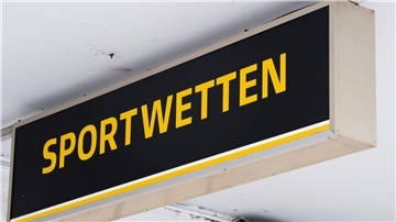 Verdacht auf Wettbetrug: 17 Fußballspiele sollen womöglich manipuliert worden sein.