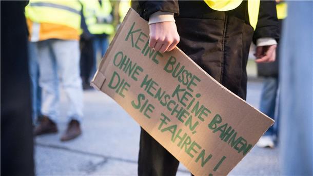 Verdi fordert unter anderem kürzere Arbeitszeiten ohne finanzielle Einbußen.