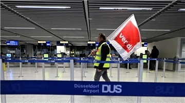 Verdi hat die 700 Mitarbeiterinnen und Mitarbeiter des Gepäck- und Flugzeugabfertigers Aviapartner zu einem Warnstreik aufgerufen.