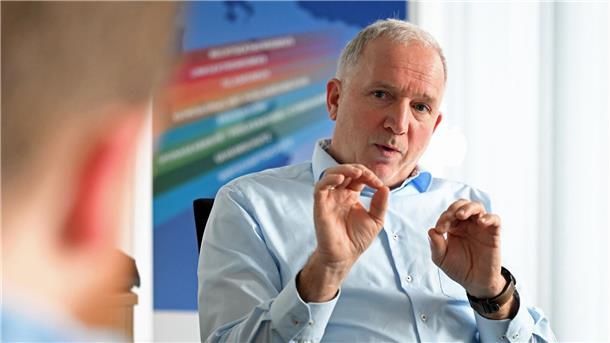 Drohnen abschießen? „Wir sind nicht in einem Kriegsgebiet“ Verfassungsschutzchef Pejril fordert beim Umgang mit Drohnen mehr Agilität.