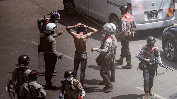 Japanischer Journalist in Myanmar zu Haft verurteilt Verhaftungen nach Protesten in Myanmar im Jahr 2021 (Symbolbild).