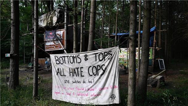 Verlassene Baumhäuser im Hambacher Forst.