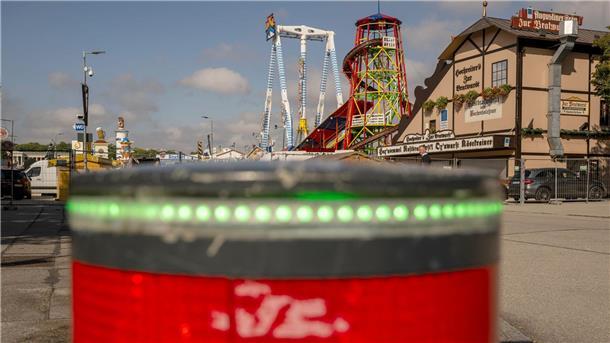 Wiesn-Countdown: Viel Bier, kein Joint - und mehr Sicherheit Versenkbare Poller schützen die Zufahrten zum Festgelände.