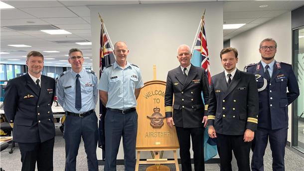 In Neuseeland: Marineflieger lernen Boeing 737 als U-Boot-Jäger kennen Vertreter der Nordholzer Marineflieger waren zu Gesprächen beim neuseeländischen Stab der Luftwaffe zu Gast.