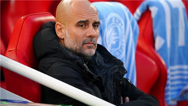 Verzweifelt: Pep Guardiola hat mit Manchester City vier Premier-League-Spiele in Serie verloren.
