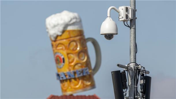 Wiesn-Countdown: Viel Bier, kein Joint - und mehr Sicherheit Videokameras sorgen für mehr Sicherheit.