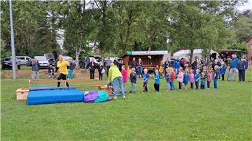 Viel Spaß hatten die Kinder auf dem Sportplatz in Uthlede.