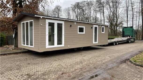 Viel zu groß für den Anhänger: Dieser Haustransport wurde in Bad Bederkesa gestoppt.