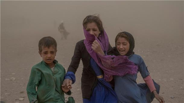 Viele afghanische Kinder und Familien haben aufgrund des Erdbebens vor drei Monaten kein Zuhause.