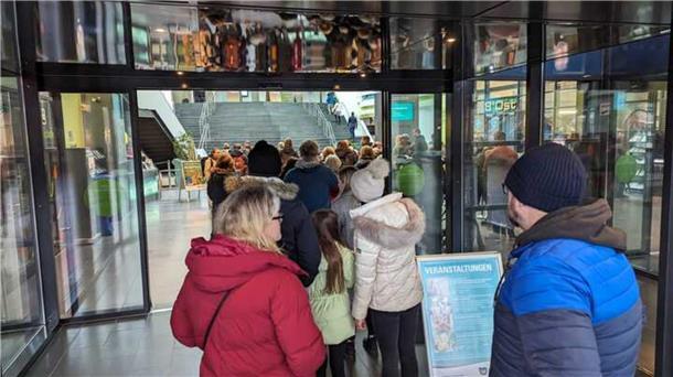 Viele Besucher steuern das Klimahaus und das Auswandererhaus an.