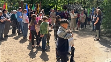 Viele Gäste kamen zur Geburtstagsfeier des Gnarrenburger Waldkindergartens. 