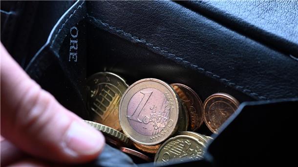 Bundesbürger blicken immer pessimistischer in die Zukunft Viele Menschen machen sich Sorgen - auch wegen hoher Preise. (Symbolbild)