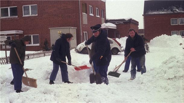 Viele Stunden lang gab es Schnee zu schippen im Februar 1979.